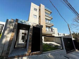 APARTAMENTO COM TERRAÇO E ÓTIMA LOCALIZAÇÃO