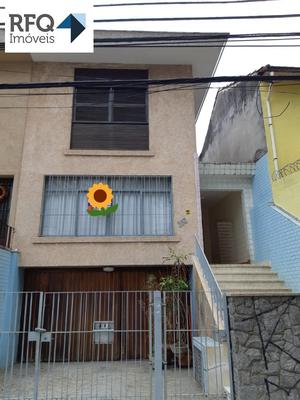 Casa espaçosa no Jardim da Gloria, há 1,3 km do metro Santos Imigrantes.