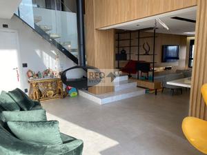 Cobertura Duplex, com marcenaria completa, altíssimo padrão. 100% MOBILIADO para venda na Regiao da Vila OLimpia!!