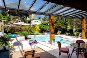 Casa para comprar com 4 suítes, térrea, belo espaço gourmet, 2.470m² terreno gramado - Jardim Guedala