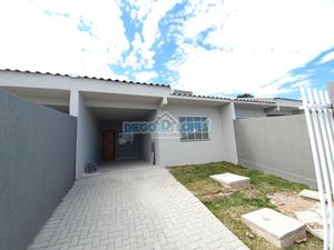 Casa em Porto das Laranjeiras - Araucária, PR
