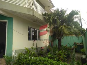 SOBRADO com 4 dormitórios à venda com 390m² por R$ 1.500.000,00 no bairro Alto Tarumã - PINHAIS / PR