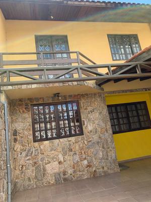 SOBRADO com 3 dormitórios à venda com 96m² por R$ 520.000,00 no bairro Centro - PINHAIS / PR